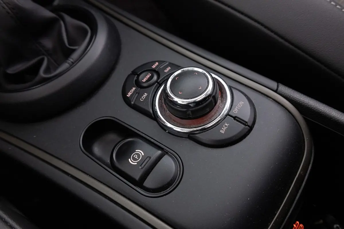 1.5 Cooper ALL4 | PANORAMADAK | ½ LEDER | harman/kardon | Head-Up | NAVI | ECC | PHEV