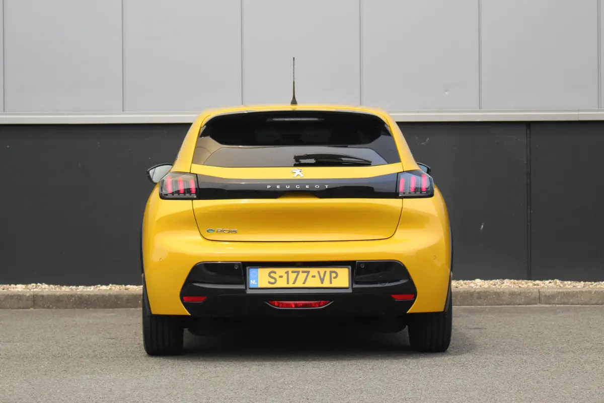 EV Allure Pack 50 kWh 3-Fase | Camera | CarPlay | Climate& Cruise C. | PDC V&A | 16" LMV | 3-Fase | Camera | CarPlay | Climate& Cruise C. | PDC V&A | 16" LMV |