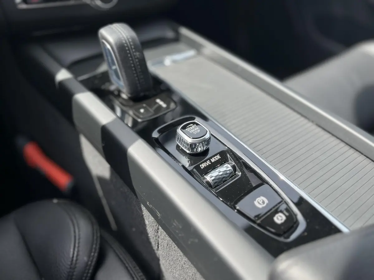 B5 Inscription | Trekhaak | Stoel- en Stuurverwarming | Apple Carplay | Keyless Entry | Parkeercamera |