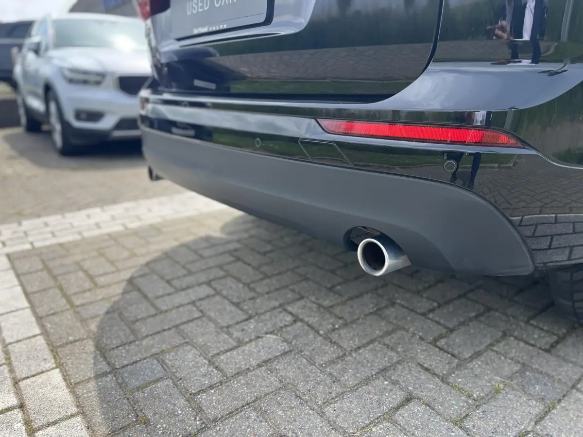 B5 Inscription | Trekhaak | Stoel- en Stuurverwarming | Apple Carplay | Keyless Entry | Parkeercamera |
