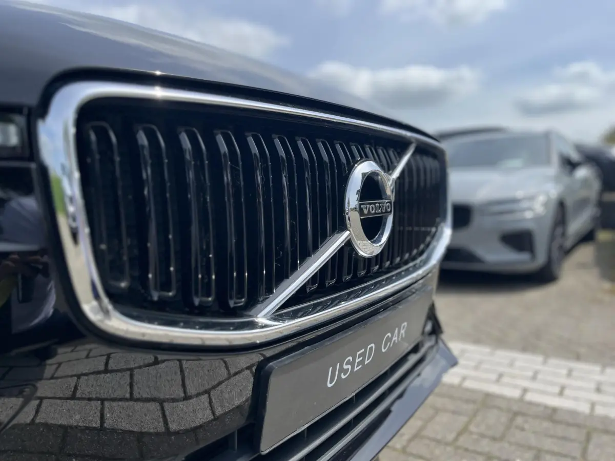 B5 Inscription | Trekhaak | Stoel- en Stuurverwarming | Apple Carplay | Keyless Entry | Parkeercamera |
