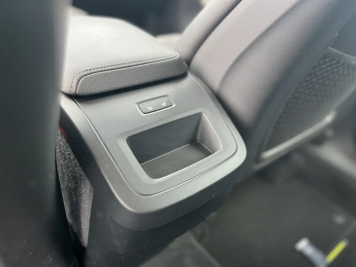 B5 Inscription | Trekhaak | Stoel- en Stuurverwarming | Apple Carplay | Keyless Entry | Parkeercamera |