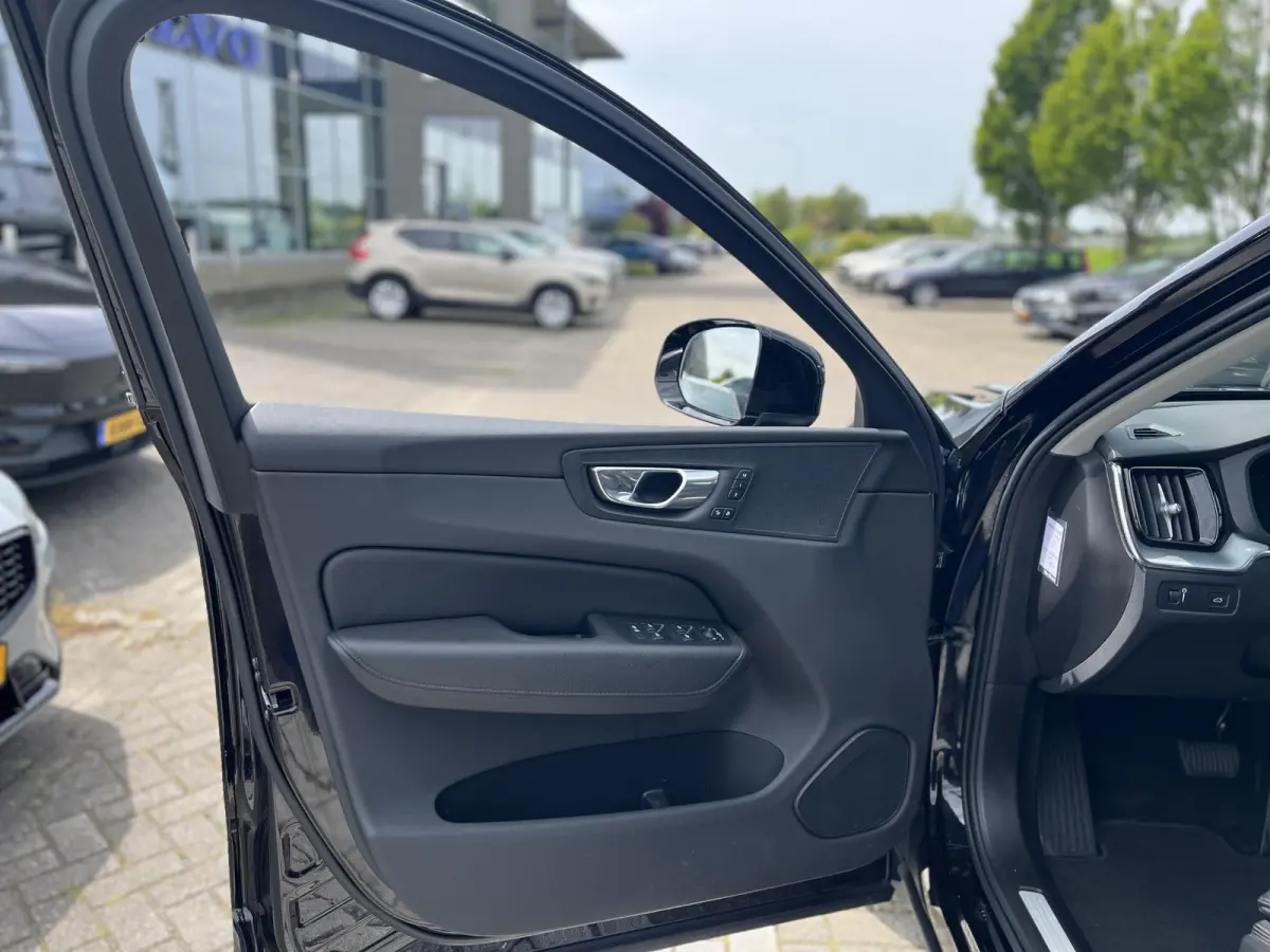 B5 Inscription | Trekhaak | Stoel- en Stuurverwarming | Apple Carplay | Keyless Entry | Parkeercamera |