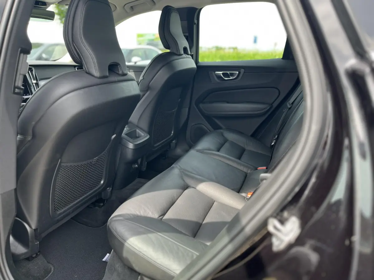B5 Inscription | Trekhaak | Stoel- en Stuurverwarming | Apple Carplay | Keyless Entry | Parkeercamera |