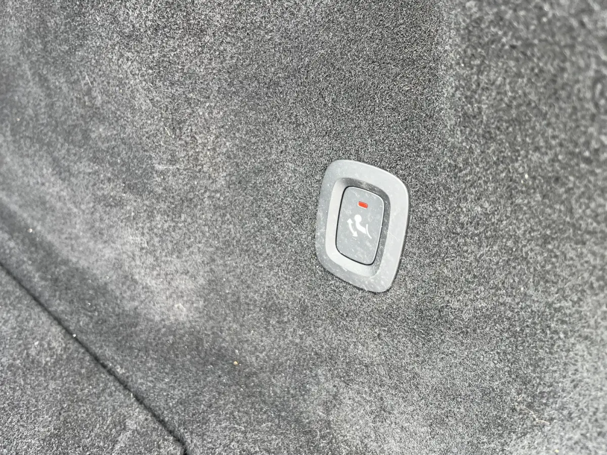 B5 Inscription | Trekhaak | Stoel- en Stuurverwarming | Apple Carplay | Keyless Entry | Parkeercamera |