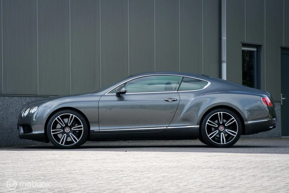 4.0 V8 508 pk | Youngtimer | LED | Facelift | Camera | Carplay |