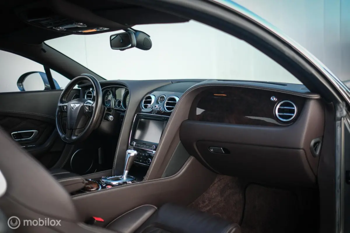 4.0 V8 508 pk | Youngtimer | LED | Facelift | Camera | Carplay |