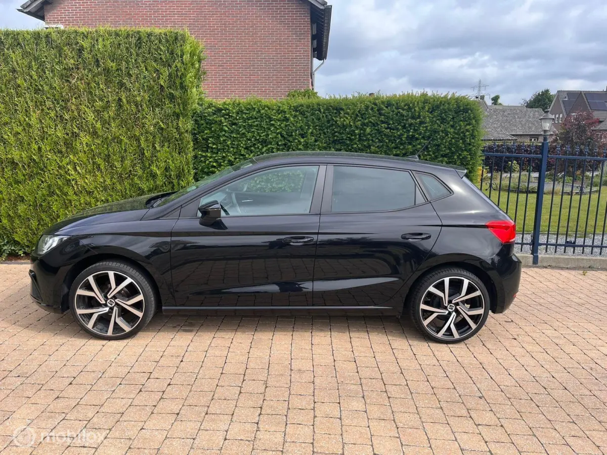1.0 TSI Style Business Intense slechts 73.000 km