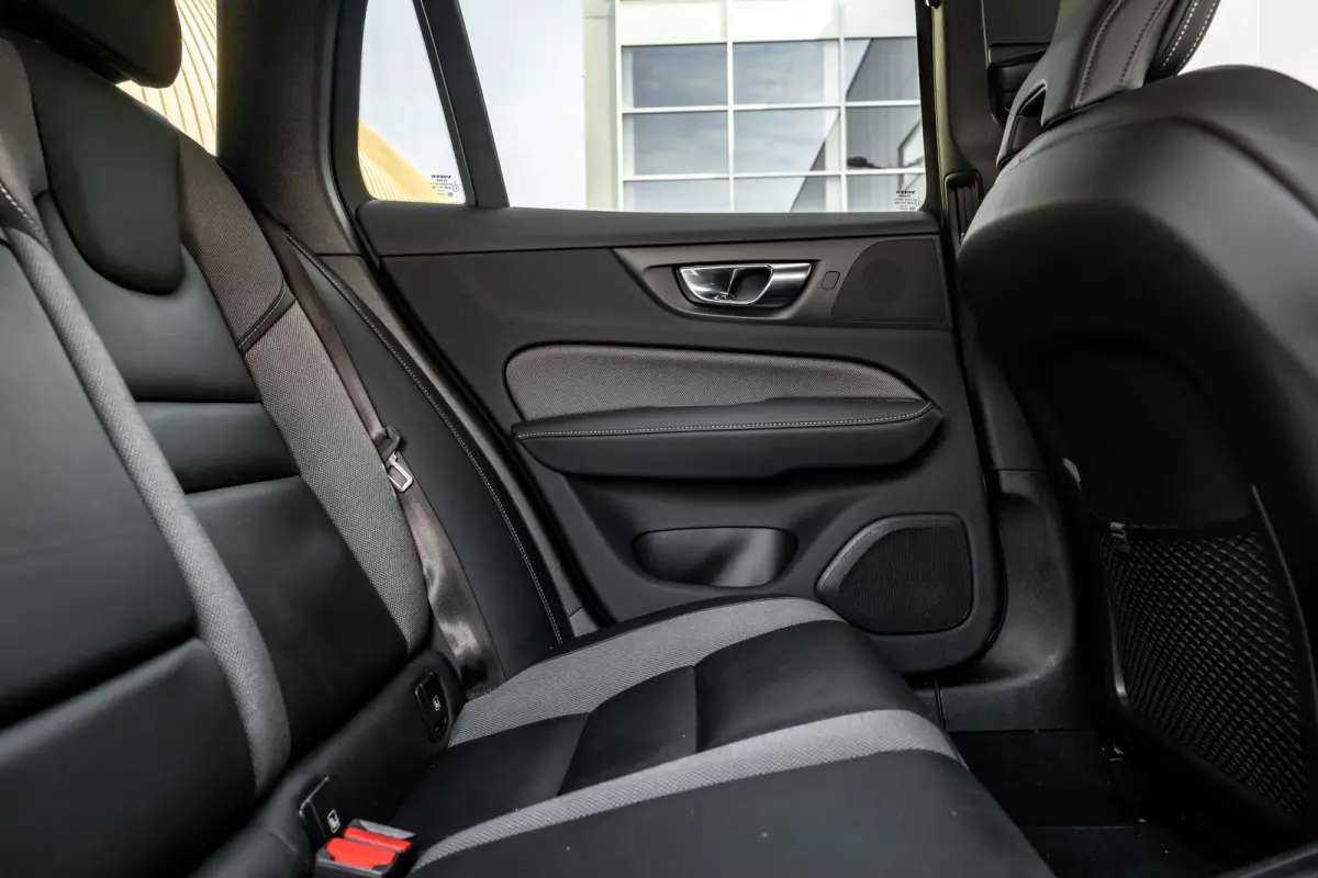 2.0 T8 Recharge AWD R-Design 390Pk | Trekhaak | SOH 91% |  Achteruitrijcamera | Apple carplay Android Auto | Stoel/stuurverwarming | 19"LMV