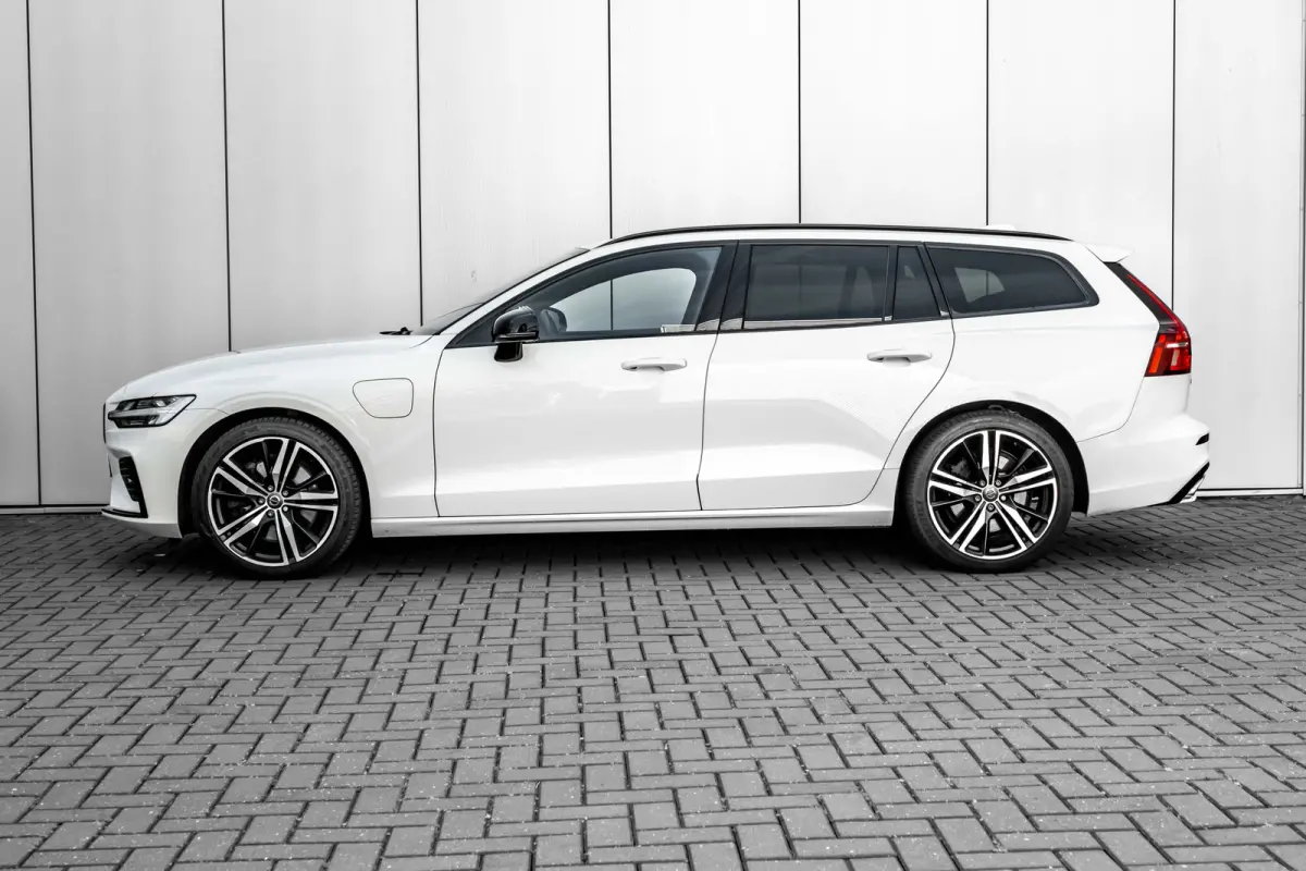 2.0 T8 Recharge AWD R-Design 390Pk | Trekhaak | SOH 91% |  Achteruitrijcamera | Apple carplay Android Auto | Stoel/stuurverwarming | 19"LMV