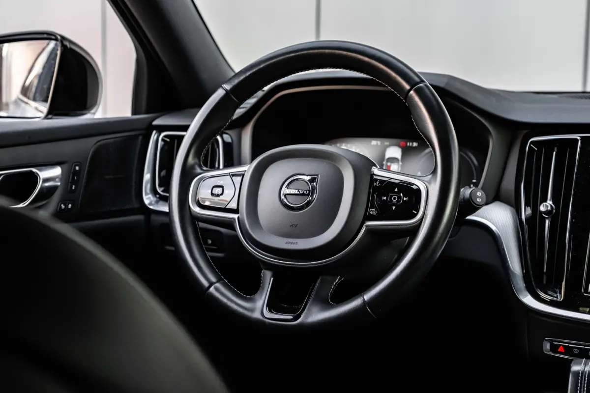 2.0 T8 Recharge AWD R-Design 390Pk | Trekhaak | SOH 91% |  Achteruitrijcamera | Apple carplay Android Auto | Stoel/stuurverwarming | 19"LMV