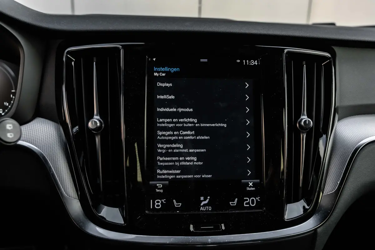 2.0 T8 Recharge AWD R-Design 390Pk | Trekhaak | SOH 91% |  Achteruitrijcamera | Apple carplay Android Auto | Stoel/stuurverwarming | 19"LMV