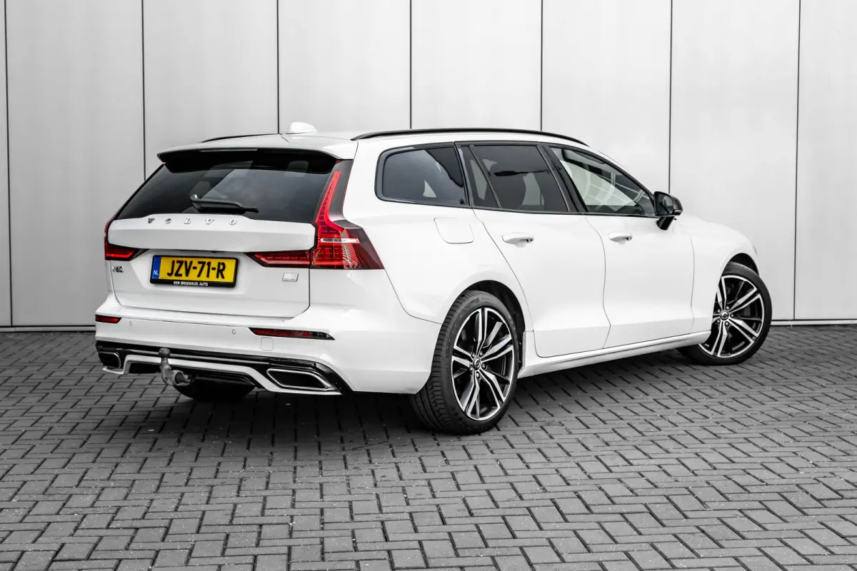 2.0 T8 Recharge AWD R-Design 390Pk | Trekhaak | SOH 91% |  Achteruitrijcamera | Apple carplay Android Auto | Stoel/stuurverwarming | 19"LMV