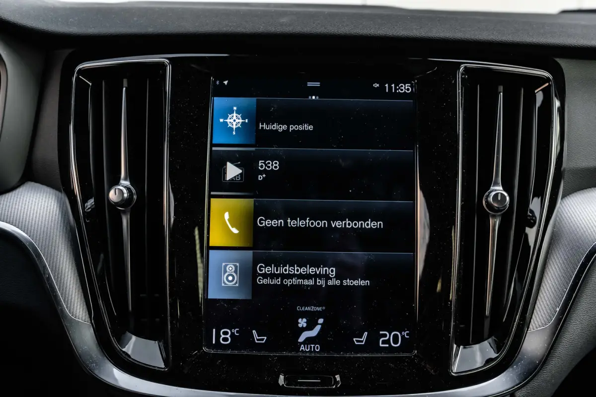 2.0 T8 Recharge AWD R-Design 390Pk | Trekhaak | SOH 91% |  Achteruitrijcamera | Apple carplay Android Auto | Stoel/stuurverwarming | 19"LMV
