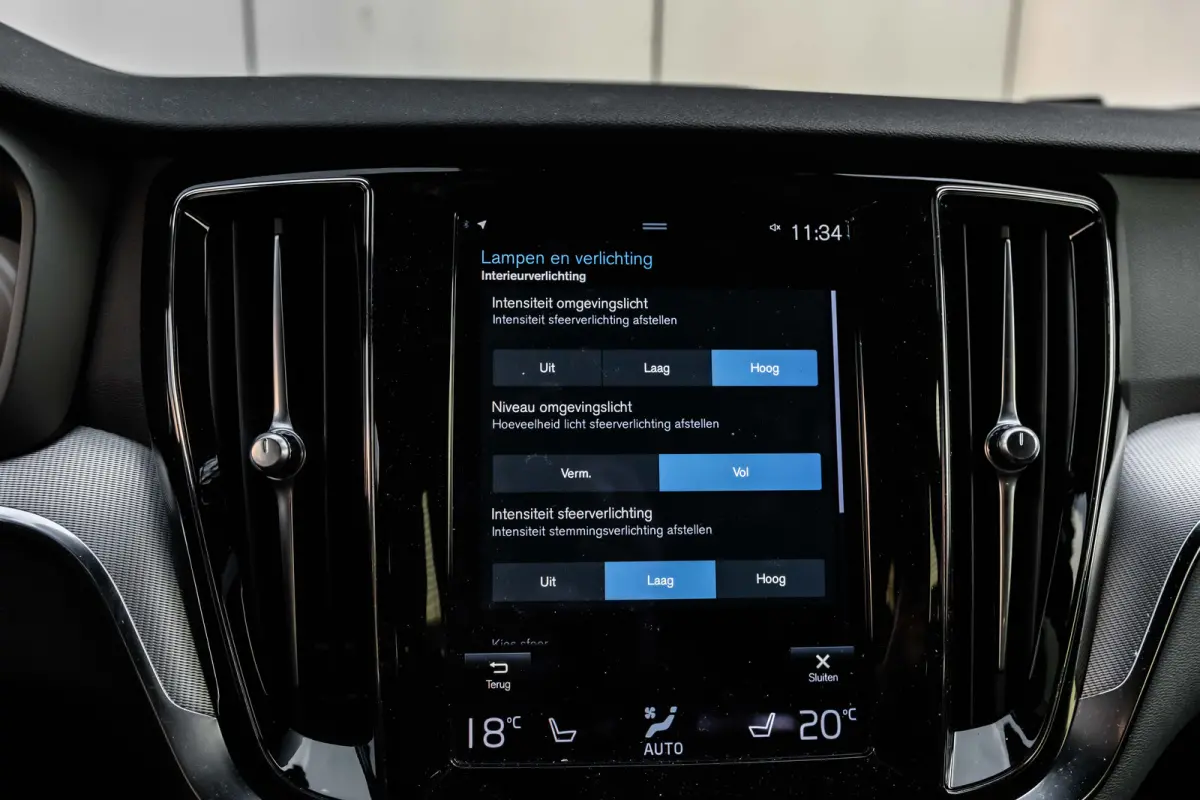 2.0 T8 Recharge AWD R-Design 390Pk | Trekhaak | SOH 91% |  Achteruitrijcamera | Apple carplay Android Auto | Stoel/stuurverwarming | 19"LMV