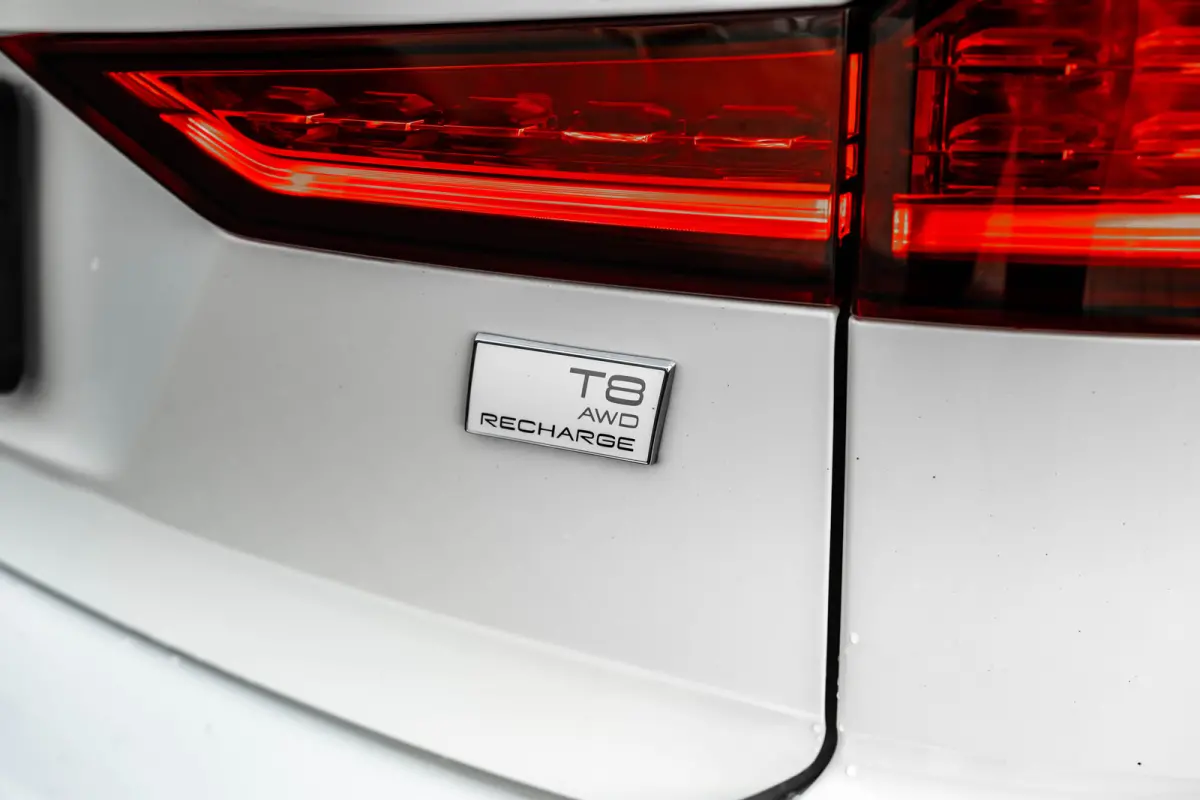 2.0 T8 Recharge AWD R-Design 390Pk | Trekhaak | SOH 91% |  Achteruitrijcamera | Apple carplay Android Auto | Stoel/stuurverwarming | 19"LMV