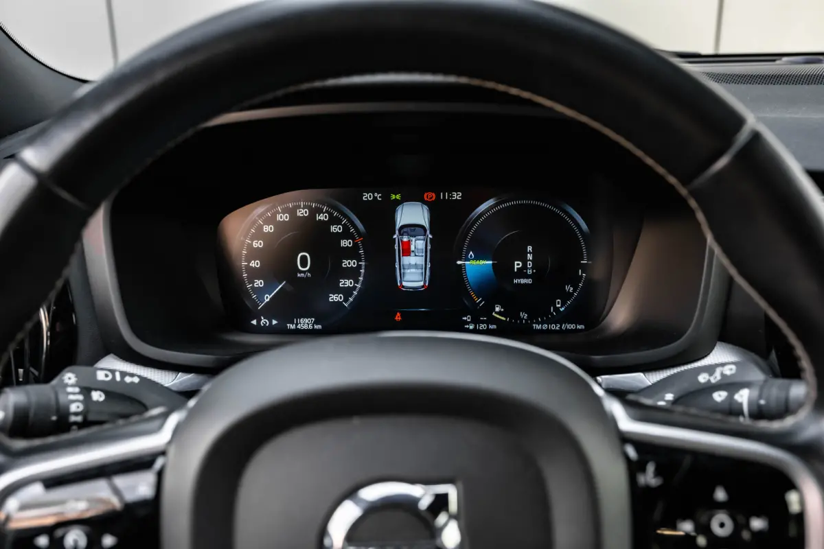 2.0 T8 Recharge AWD R-Design 390Pk | Trekhaak | SOH 91% |  Achteruitrijcamera | Apple carplay Android Auto | Stoel/stuurverwarming | 19"LMV