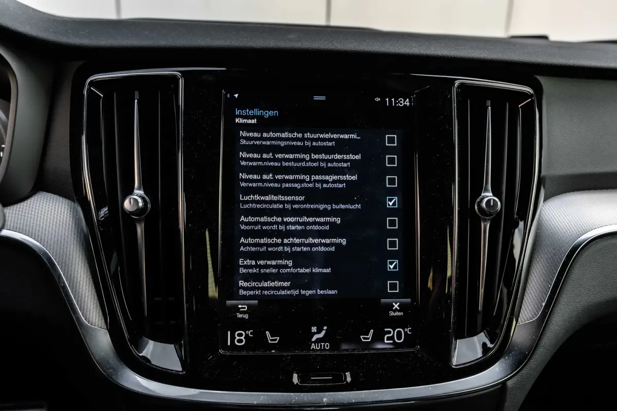 2.0 T8 Recharge AWD R-Design 390Pk | Trekhaak | SOH 91% |  Achteruitrijcamera | Apple carplay Android Auto | Stoel/stuurverwarming | 19"LMV