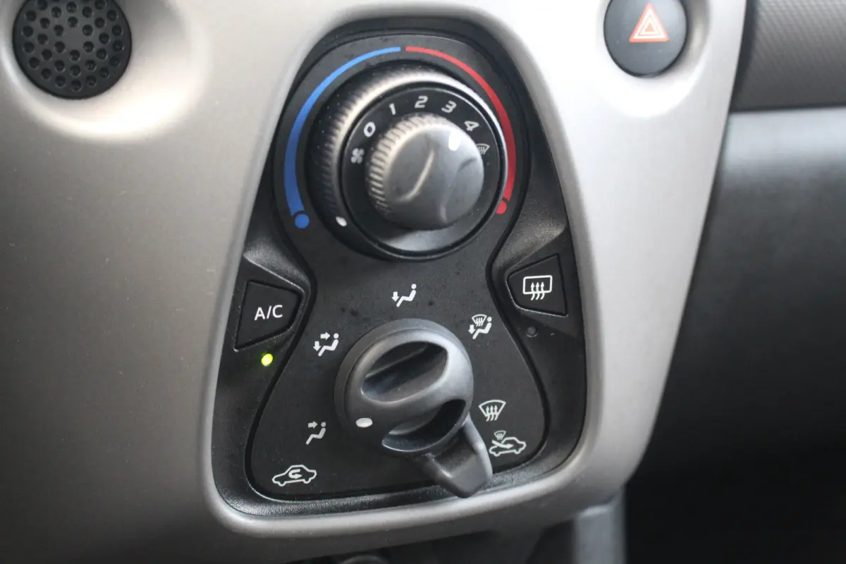 1.0 e-VTi Active | Airco | Bluetooth | Elek. Ramen | Cent. Vergrendeling | Airco | Bluetooth | Elek. Ramen | Cent. Vergrendeling |