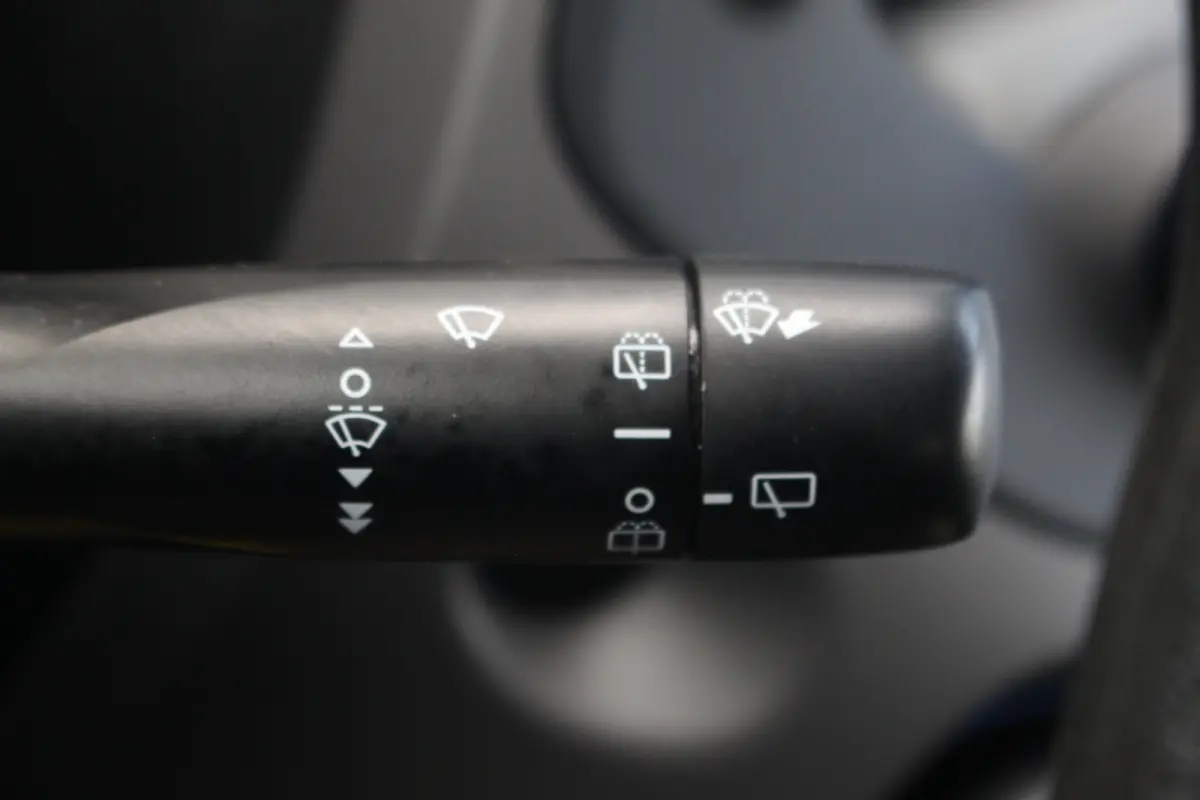 1.0 e-VTi Active | Airco | Bluetooth | Elek. Ramen | Cent. Vergrendeling | Airco | Bluetooth | Elek. Ramen | Cent. Vergrendeling |