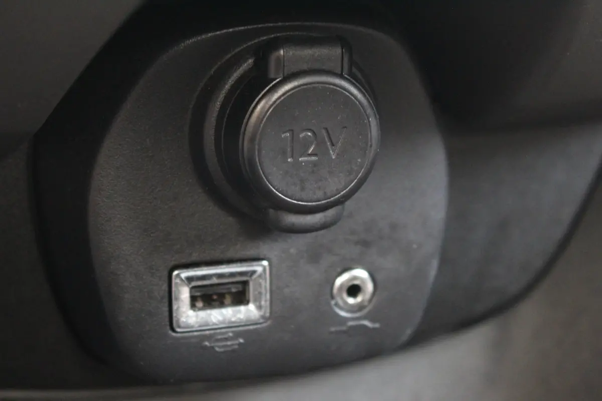 1.0 e-VTi Active | Airco | Bluetooth | Elek. Ramen | Cent. Vergrendeling | Airco | Bluetooth | Elek. Ramen | Cent. Vergrendeling |