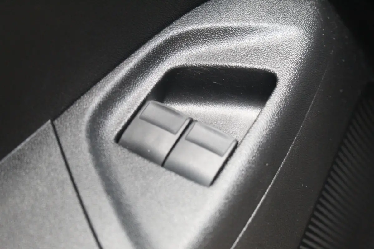 1.0 e-VTi Active | Airco | Bluetooth | Elek. Ramen | Cent. Vergrendeling | Airco | Bluetooth | Elek. Ramen | Cent. Vergrendeling |