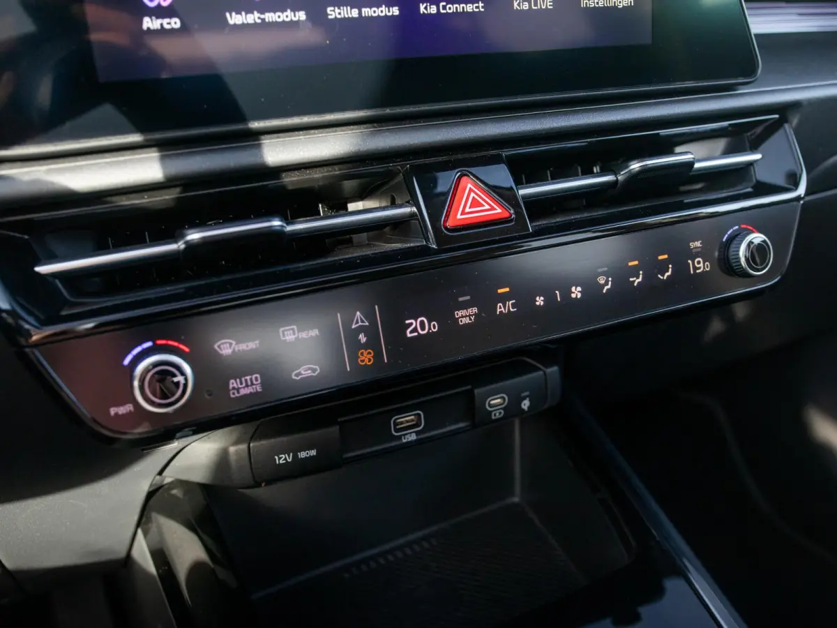 Plus 64.8 kWh l Stoel Stuurverwarming l Lederlook bekleding l SOH 99,1% l