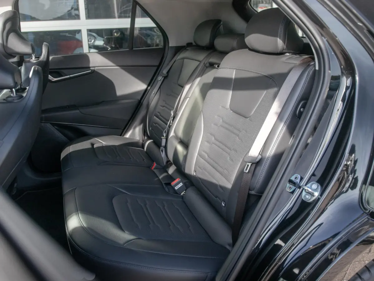 Plus 64.8 kWh l Stoel Stuurverwarming l Lederlook bekleding l SOH 99,1% l