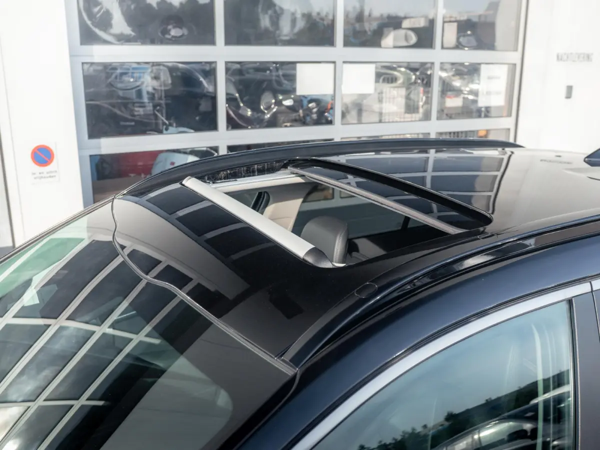 Plus 64.8 kWh l Stoel Stuurverwarming l Lederlook bekleding l SOH 99,1% l