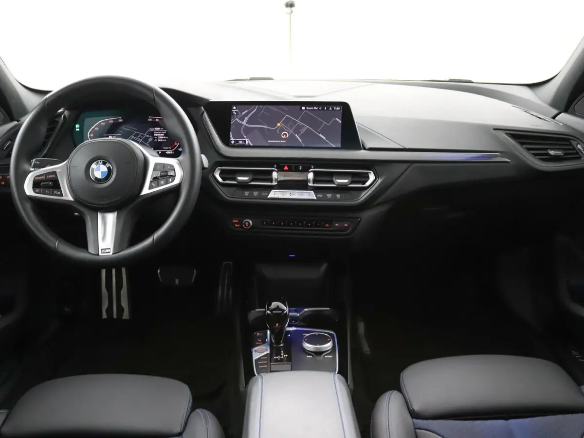 118i Business Edition | M Sport | Panoramadak | Parkeercamera | 33.282 km |