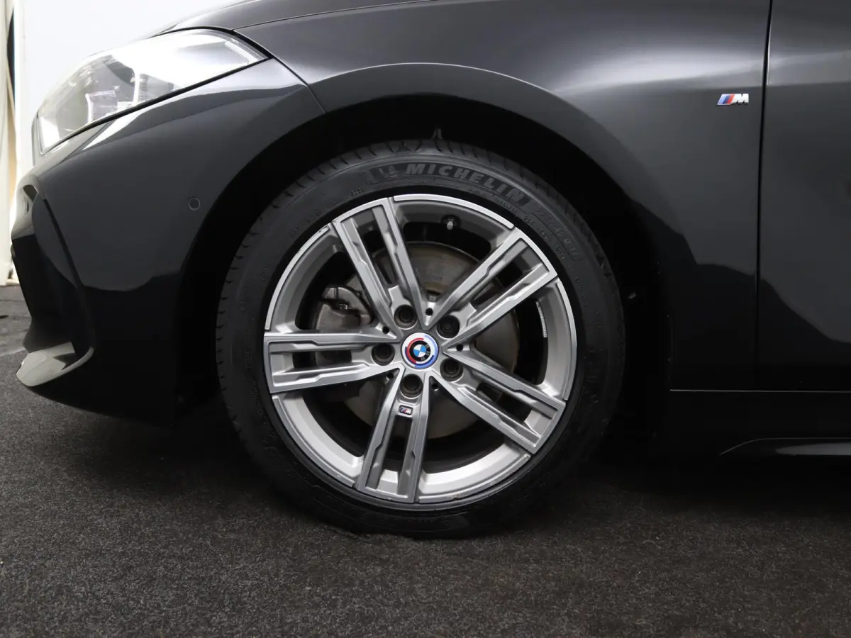 118i Business Edition | M Sport | Panoramadak | Parkeercamera | 33.282 km |