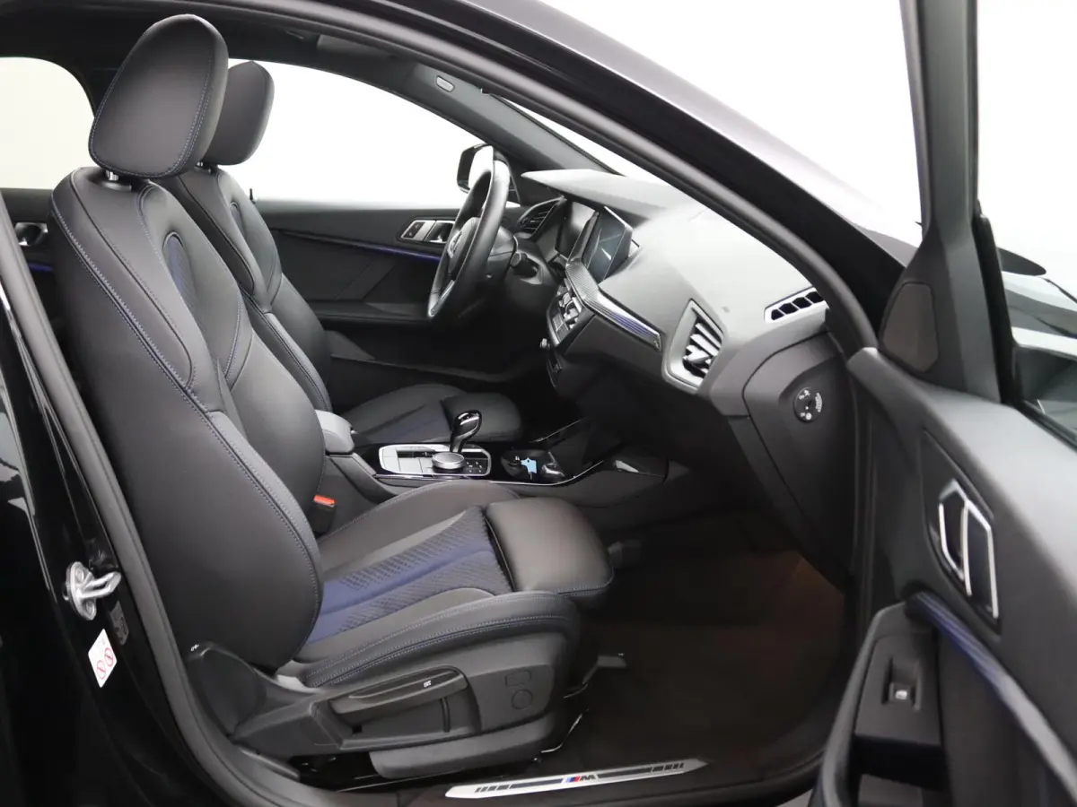 118i Business Edition | M Sport | Panoramadak | Parkeercamera | 33.282 km |