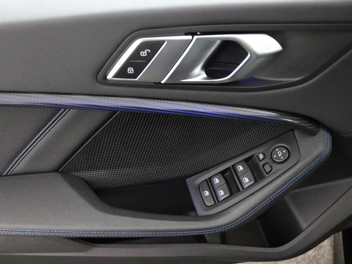 118i Business Edition | M Sport | Panoramadak | Parkeercamera | 33.282 km |