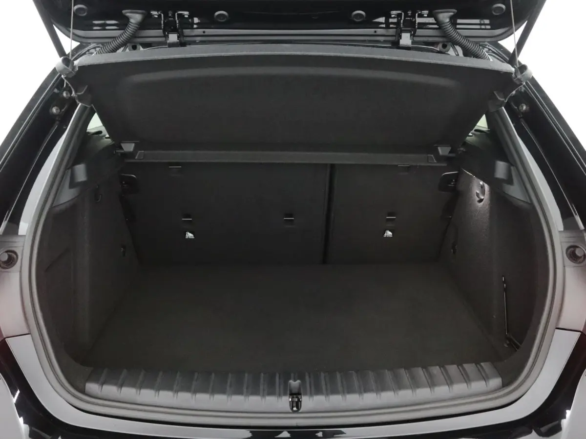 118i Business Edition | M Sport | Panoramadak | Parkeercamera | 33.282 km |