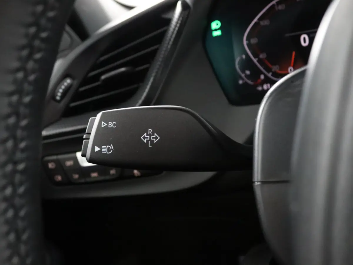 118i Business Edition | M Sport | Panoramadak | Parkeercamera | 33.282 km |