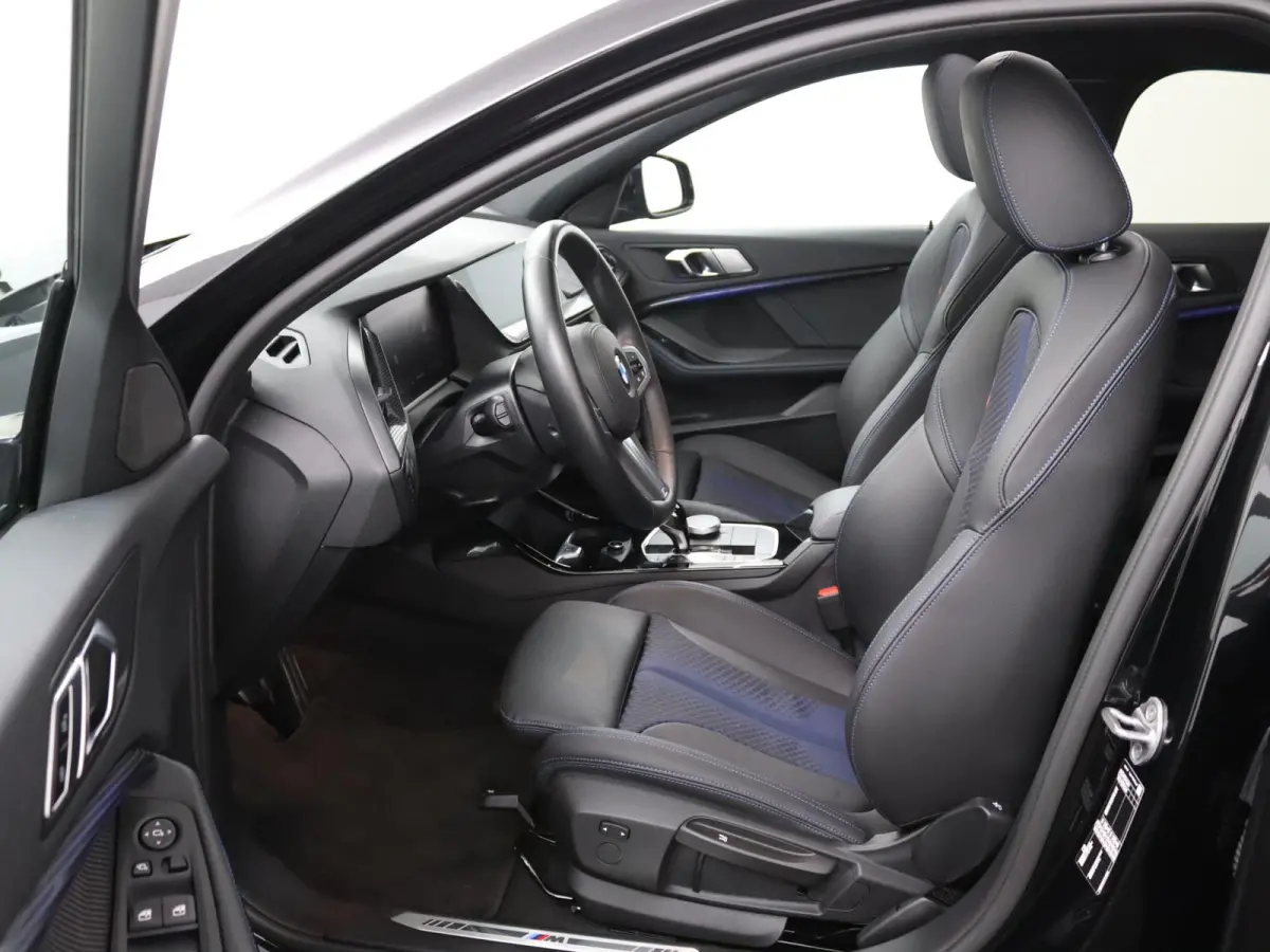 118i Business Edition | M Sport | Panoramadak | Parkeercamera | 33.282 km |