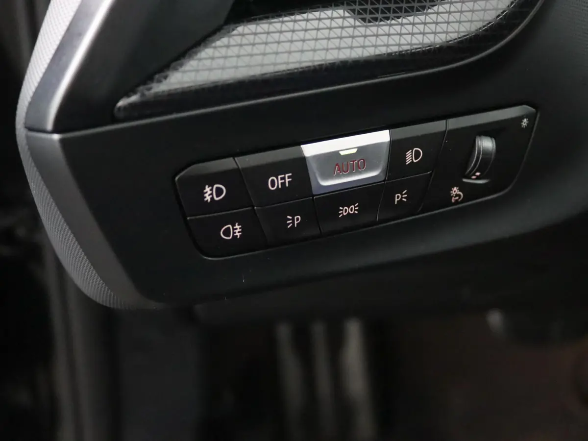 118i Business Edition | M Sport | Panoramadak | Parkeercamera | 33.282 km |