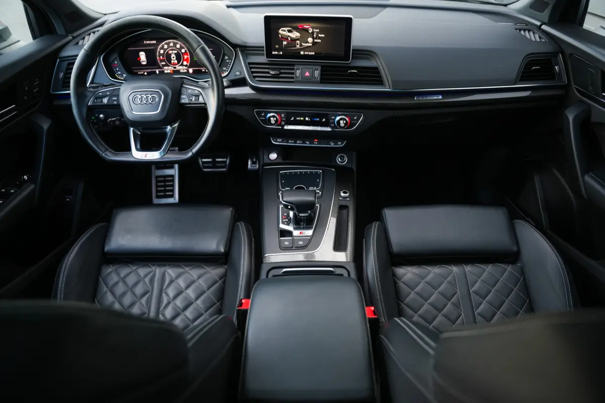 SQ5 3.0 TFSI 354 pk SQ5 Quattro Pro Line Plus S-Line / Lucht-Vering/ RS-Stoelen/ Pano-Dak/ Head-Up/ 360-Camera/ Keyless/ B&O-Sound/ Adap.Cruise/ Matrix-Led/ Trekhaak/ 21'' LMV