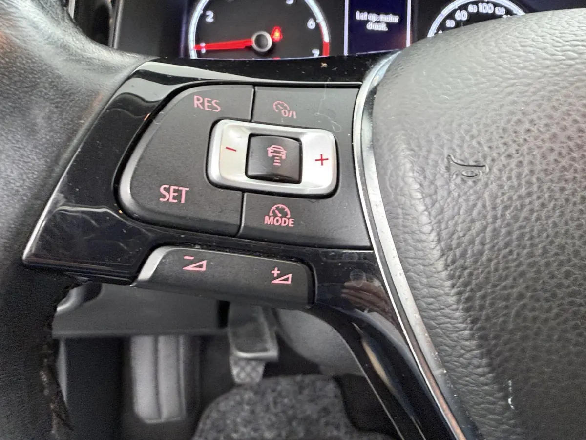 1.0 TSI Comfortline | Navigatie | Adaptieve Cruise | Parkeersensoren |