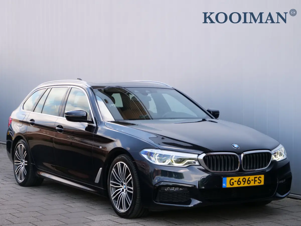 520i High Executive Edition 184 Pk automaat M-Sport / Pano-dak / Elek trekhaak / Camera