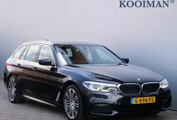 520i High Executive Edition 184 Pk automaat M-Sport / Pano-dak / Elek trekhaak / Camera