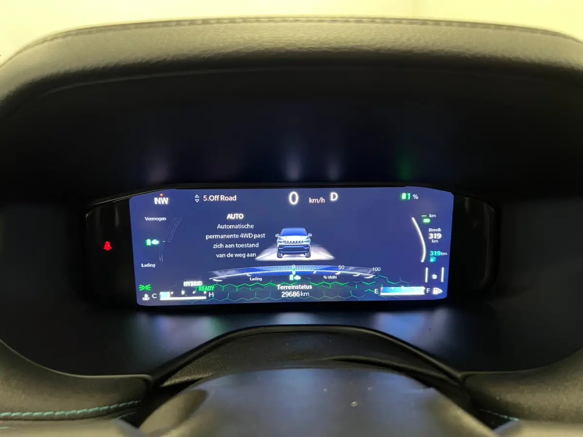 4xe 240 PK / PLUG-IN HYBRID ELECTRIC / UPLAND / NAVI / LEDER / STOEL-STUURVERW. /