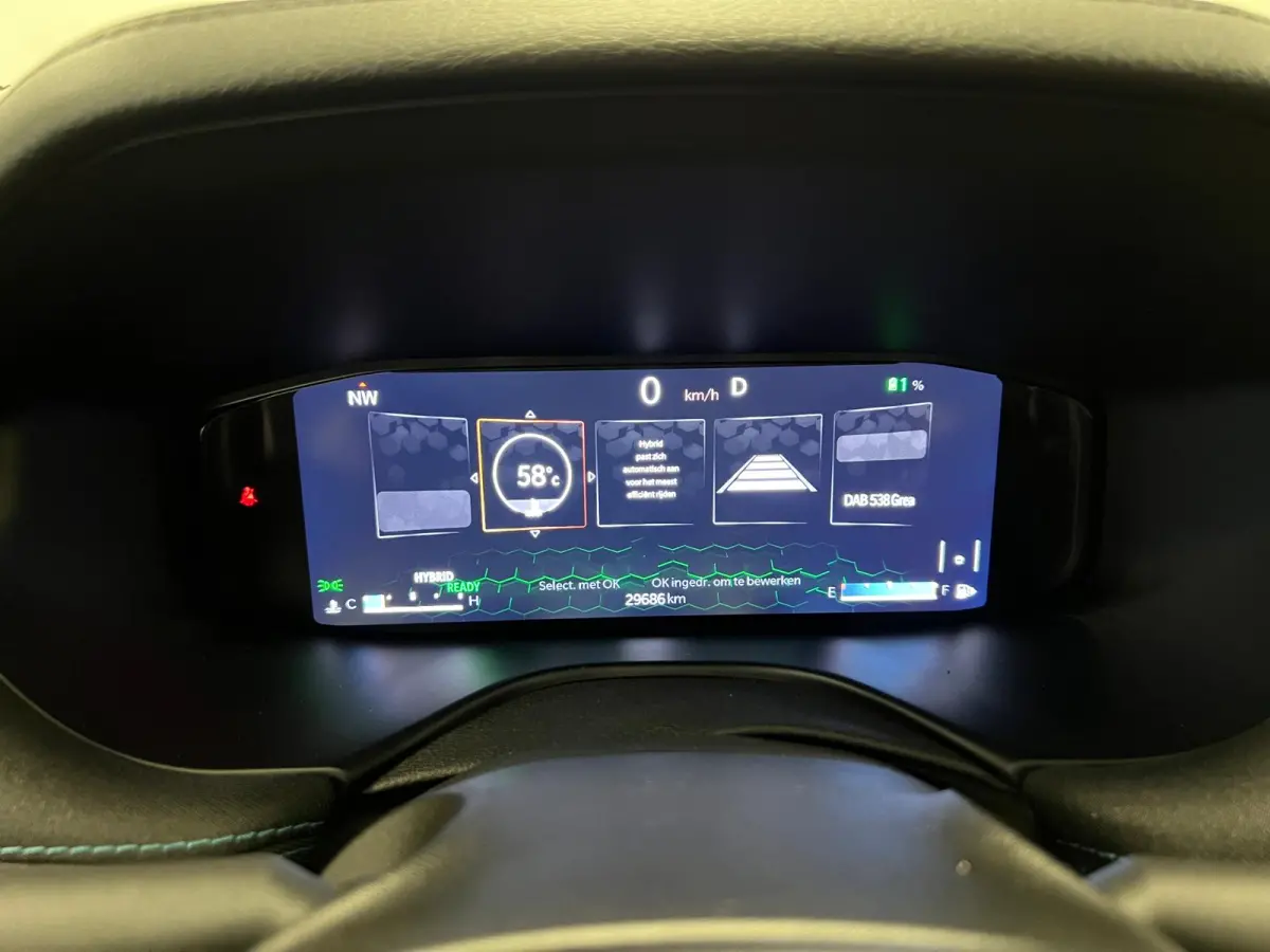 4xe 240 PK / PLUG-IN HYBRID ELECTRIC / UPLAND / NAVI / LEDER / STOEL-STUURVERW. /