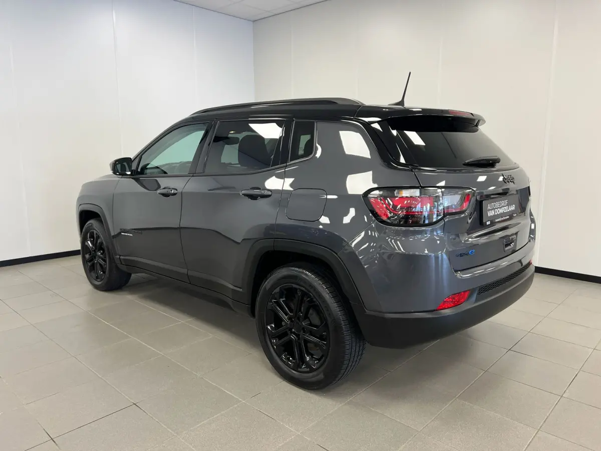 4xe 240 PK / PLUG-IN HYBRID ELECTRIC / UPLAND / NAVI / LEDER / STOEL-STUURVERW. /