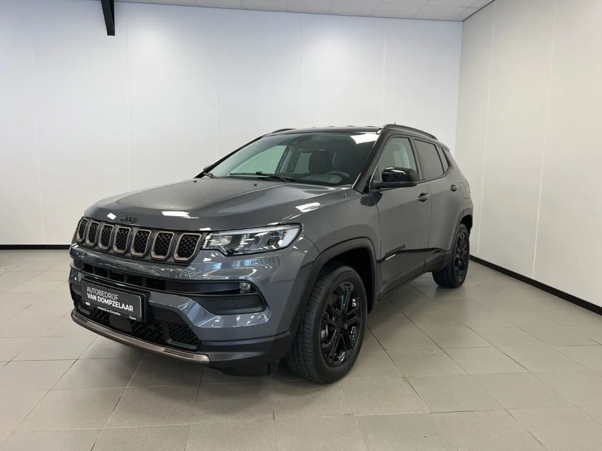 4xe 240 PK / PLUG-IN HYBRID ELECTRIC / UPLAND / NAVI / LEDER / STOEL-STUURVERW. /
