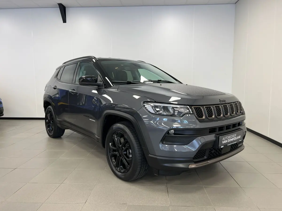 4xe 240 PK / PLUG-IN HYBRID ELECTRIC / UPLAND / NAVI / LEDER / STOEL-STUURVERW. /
