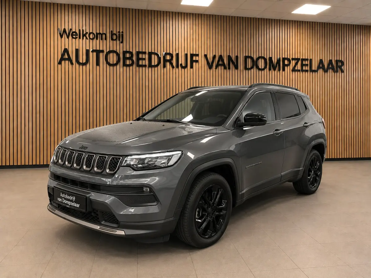 4xe 240 PK / PLUG-IN HYBRID ELECTRIC / UPLAND / NAVI / LEDER / STOEL-STUURVERW. /