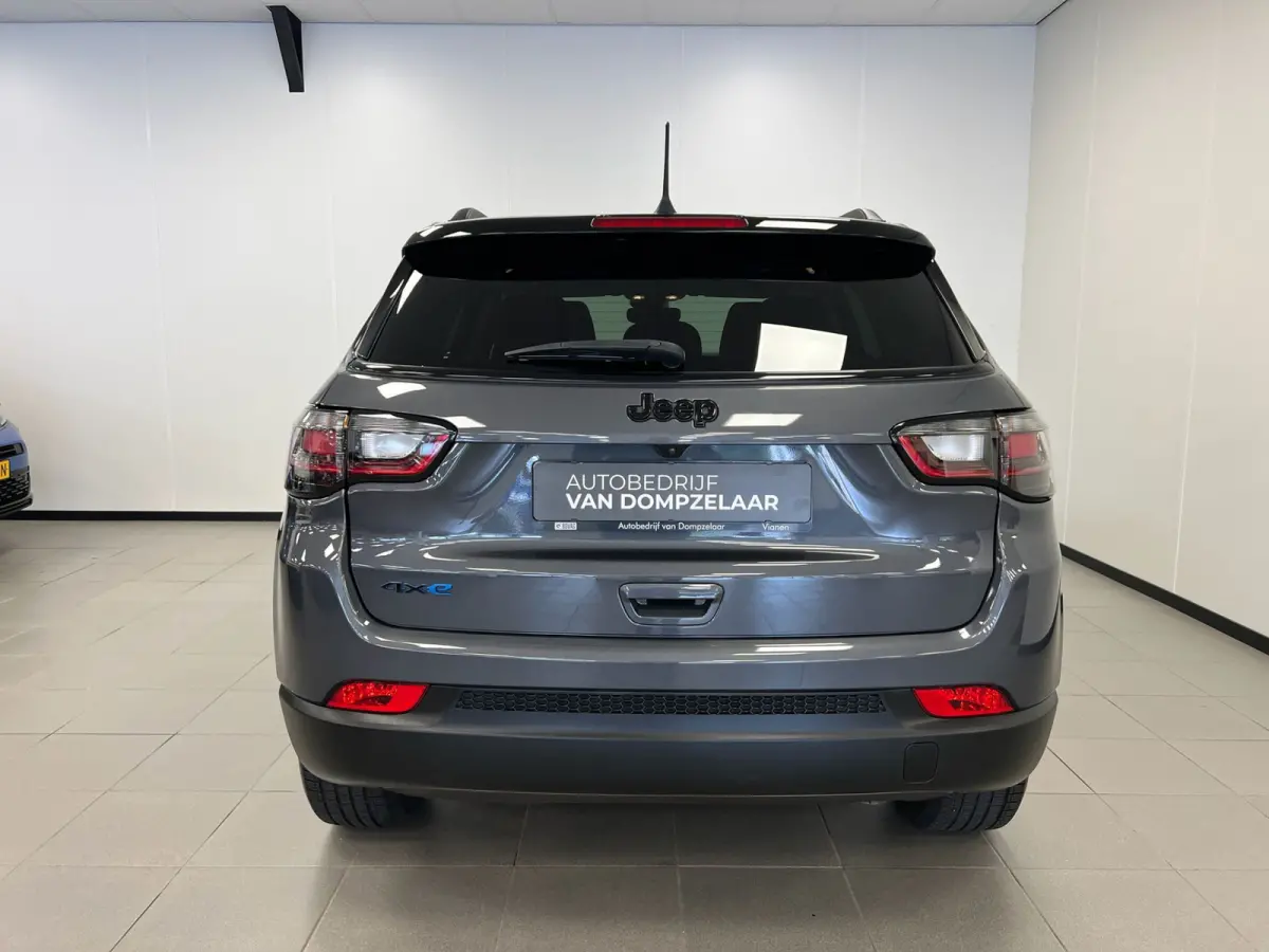 4xe 240 PK / PLUG-IN HYBRID ELECTRIC / UPLAND / NAVI / LEDER / STOEL-STUURVERW. /