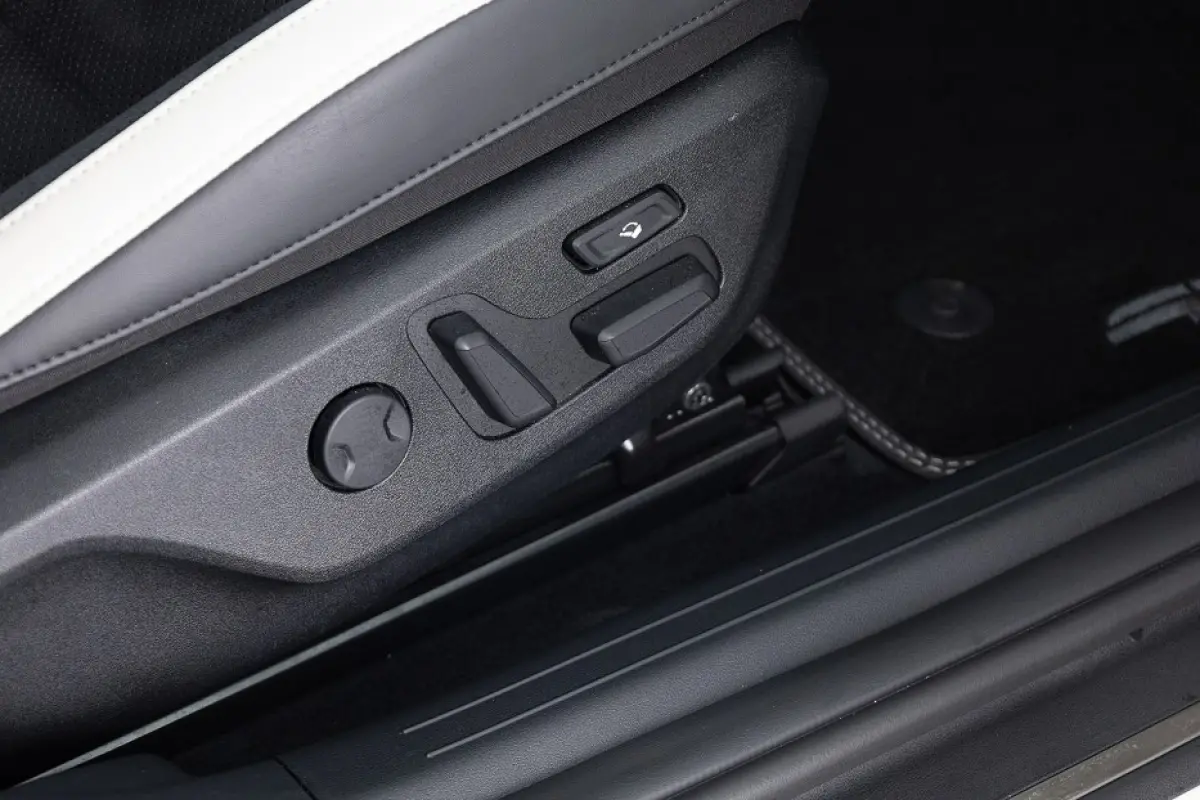 GT-Line 77.4 kWh | EL. Stoelen | Meridian Audio | Full LED | NAVI | ECC | VELGEN | SOH: 100% | !