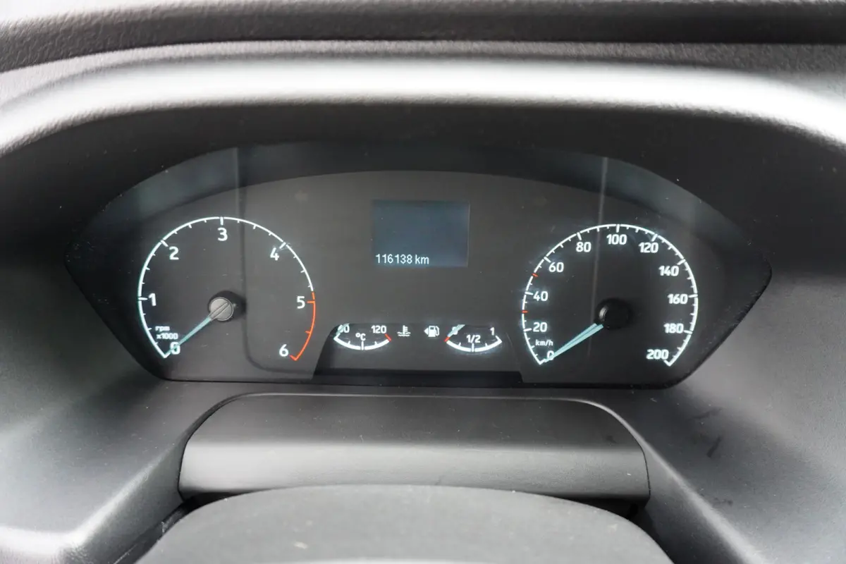131pk L1H1 Trend Trekhaak Parkeersensoren Airco Cruise control stoelverwarming